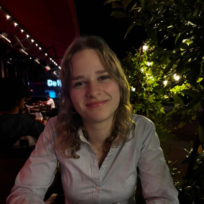 Babysitter in Dordrecht: Fayla