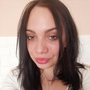 Babysitter in Tépe: Kitti