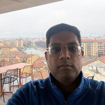 Babysitting job in Singapore: babysitting job Suresh