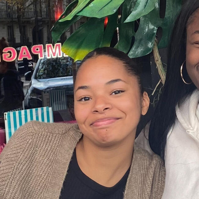 Babysitter in Colombes: Sandia