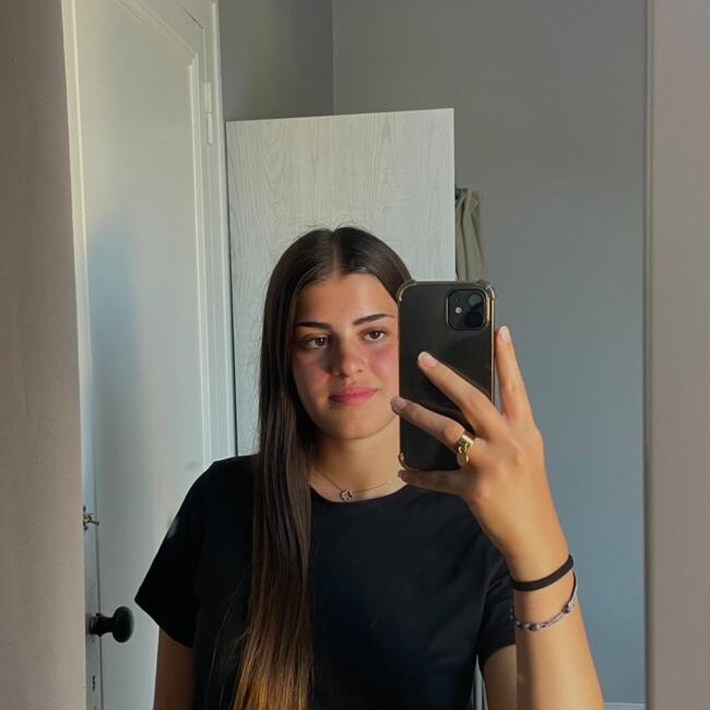 Babysitter in Cadaujac: Lyna