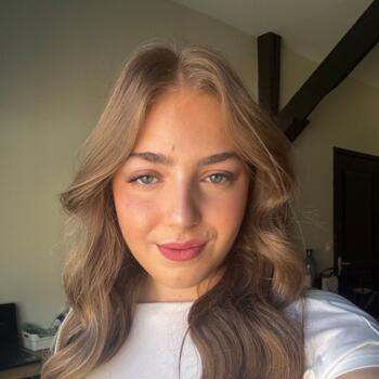 Babysitter in Saint-Martin-du-Manoir: Stessy