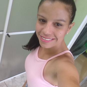 Emprego de babá Tubarão: emprego de babá Cíntia