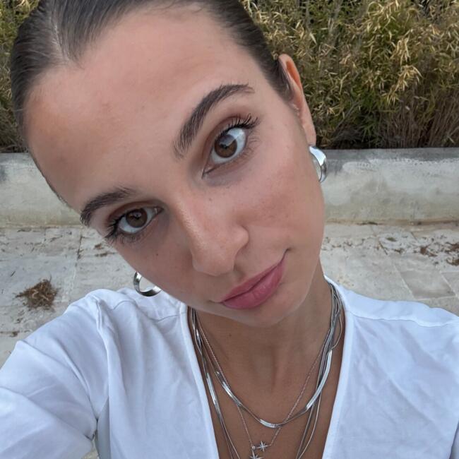 Babysitter in Marseille: Anna