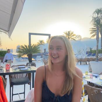 Babysitter in Asker: Hennie Nygård