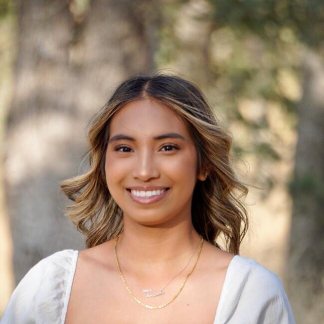 Babysitter in Fresno: Taniah