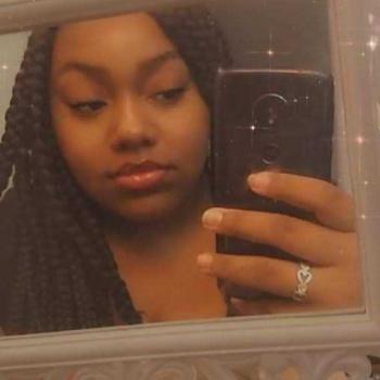 Babysitter Arlington Heights: Carmella