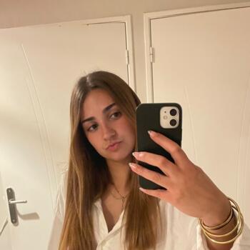 Babysitter in Écully: Charlotte