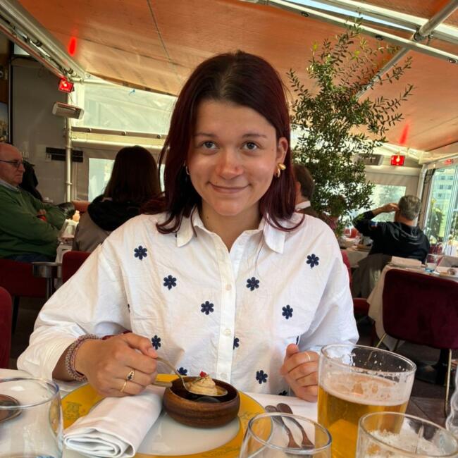 Babysitter in Châtillon (Rhône): Marina