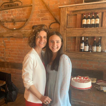 Baby-sitter in Toronto: Laura