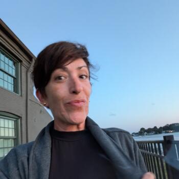 Babysitter in Warren (Rhode Island): Jennifer