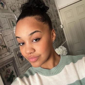 Babysitter in Portsmouth: Kelsey-Mai