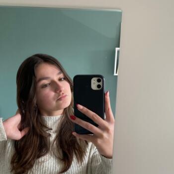 Babysitter in Bois-Guillaume: Neela