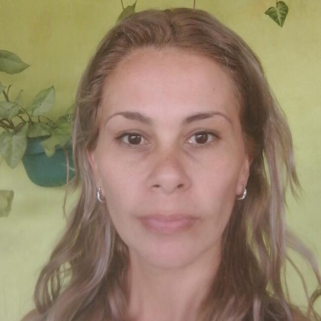 Babysitter in Tejar: Alejandra