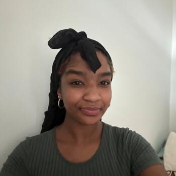 Babysitter in Bromley: Abi