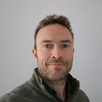 Childminder job in ses Salines: babysitting job John