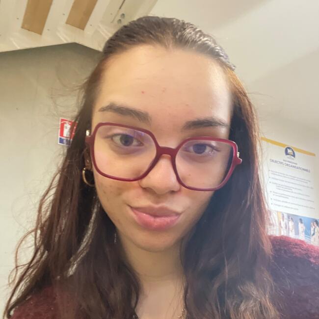 Babysitter in Besançon: Léonie