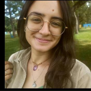 Babysitter in Uberlândia: Maria Laura