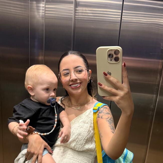 Emprego de babá em Goiânia: Bruna