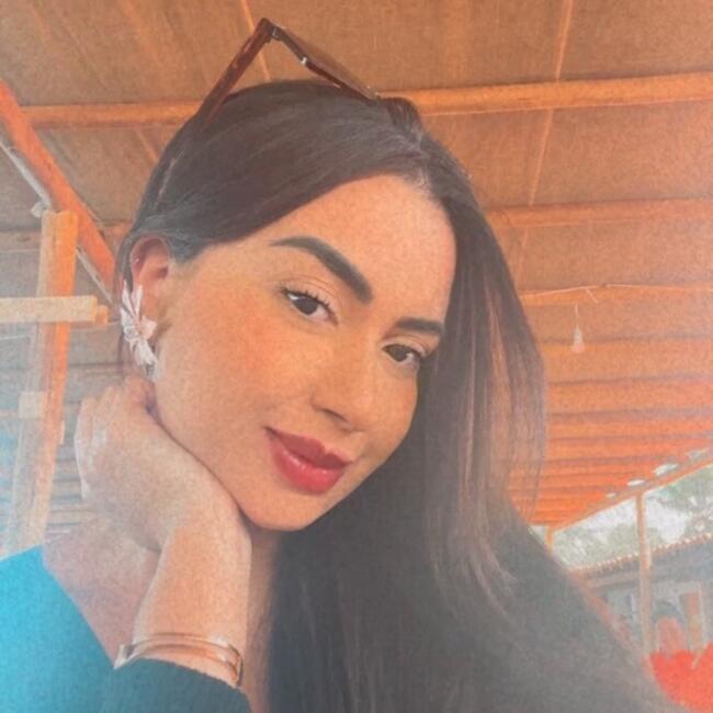 Emprego de babá em Aracaju: Camila