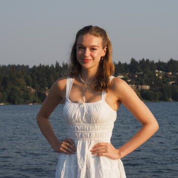 Babysitter Seattle: Helen