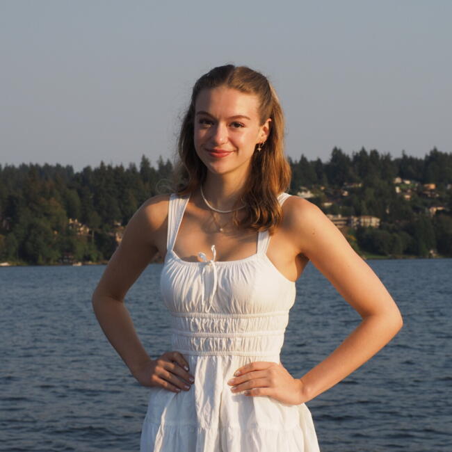 Babysitter in Seattle: Helen