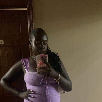 Niñera en Edmonton: Awok