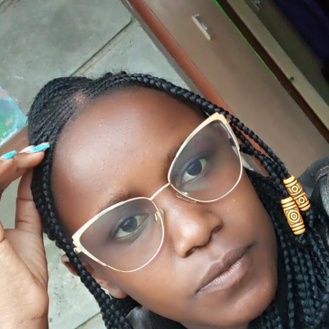 Babysitter in Ajman: Sally