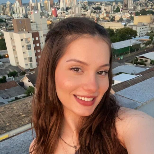 Babá em Chapecó: Luiza