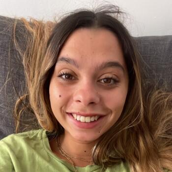 Babysitter in Fréjus: Adeline