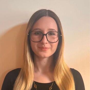 Babysitter Bouguenais: Romane