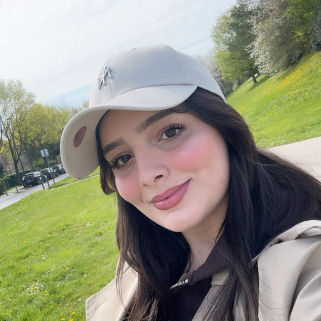 Nanny in Courtry: Sirine