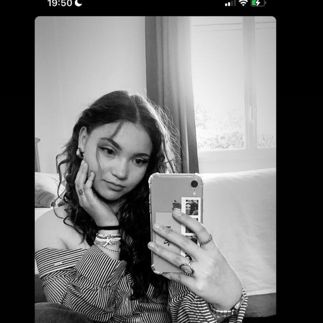 Babysitter in Mazeray: Anaelle