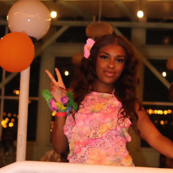 Babysitter in Stains: Sonia