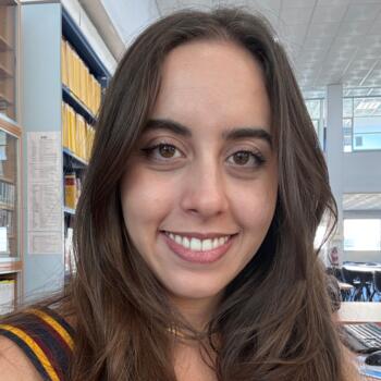 Babysitter em Porto: Hellen