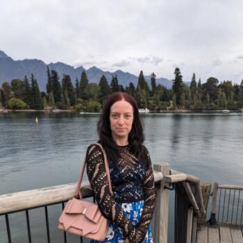 Baby-sitter in Edmonton: Angela