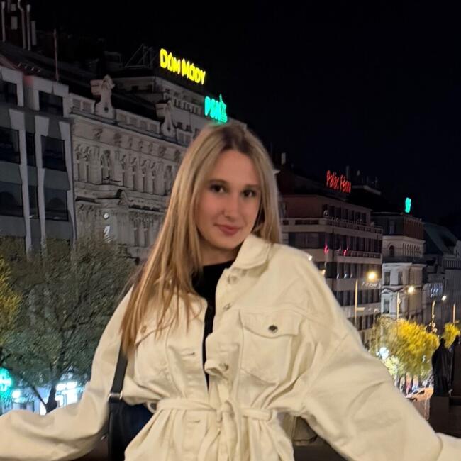 Varuška v Črešnjevec: Iris