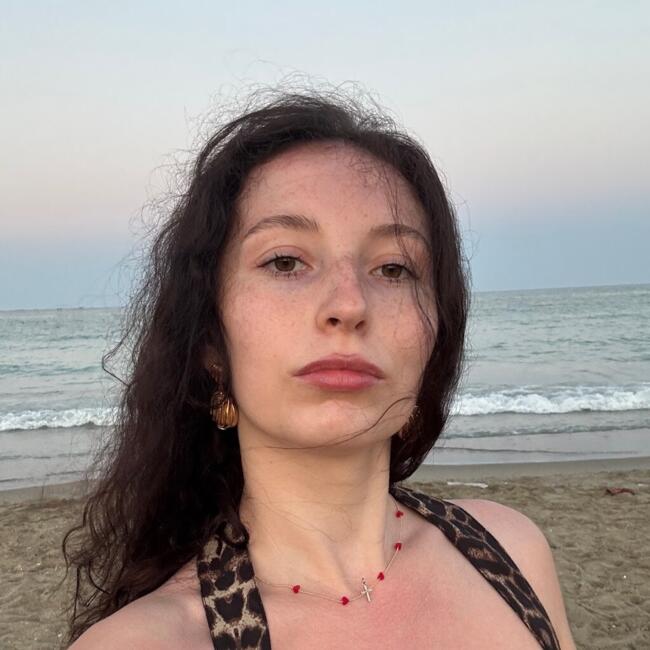 Babysitter in Apahida: Adriana