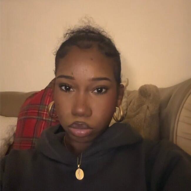 Babysitter in Toulon: Pheen