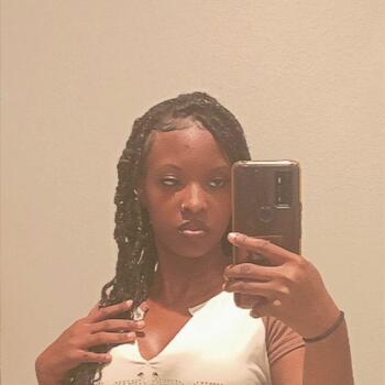 Babysitter in Victorville: Ayanna