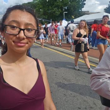 Babysitter in Raleigh: Helen
