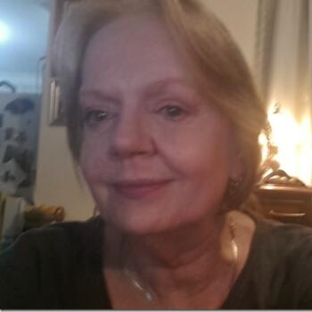 Babysitter Central Coast: Mandy