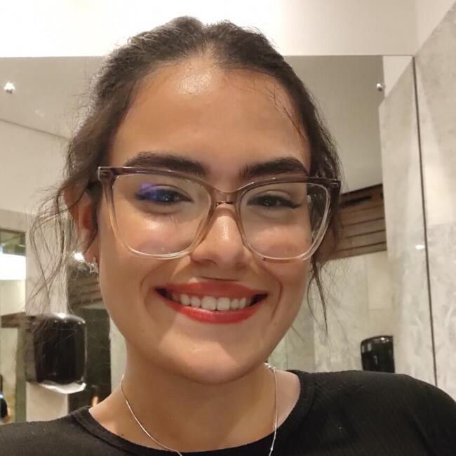 Babá em Curitiba: Yasmim