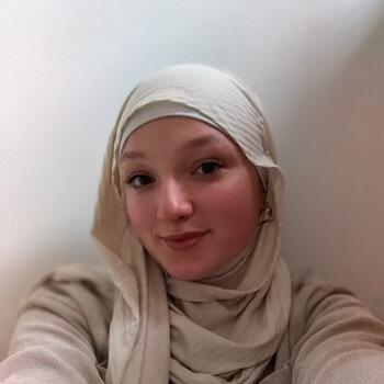 Babysitter in Saint-Quentin: Sarah