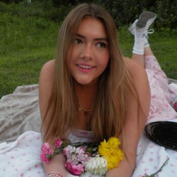 Babysitter Riverside (Illinois): Nola