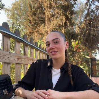 Babysitter in Tréflez: Norah