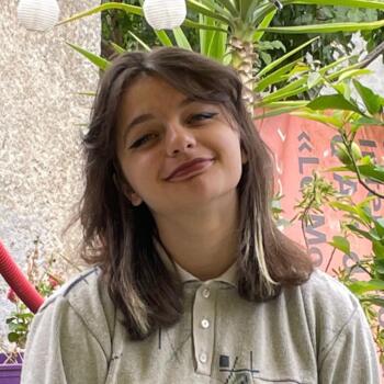 Baby-sitter in Bourges: Lola