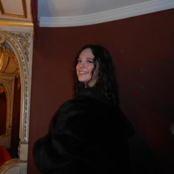 Babysitter Firenze: Maya