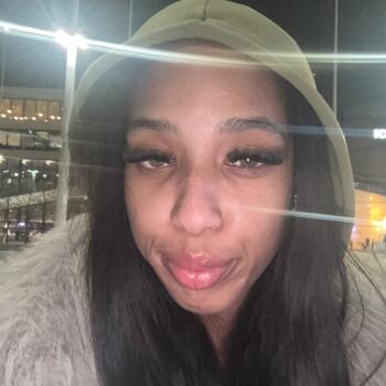 Babysitter in Bilston: Kyra