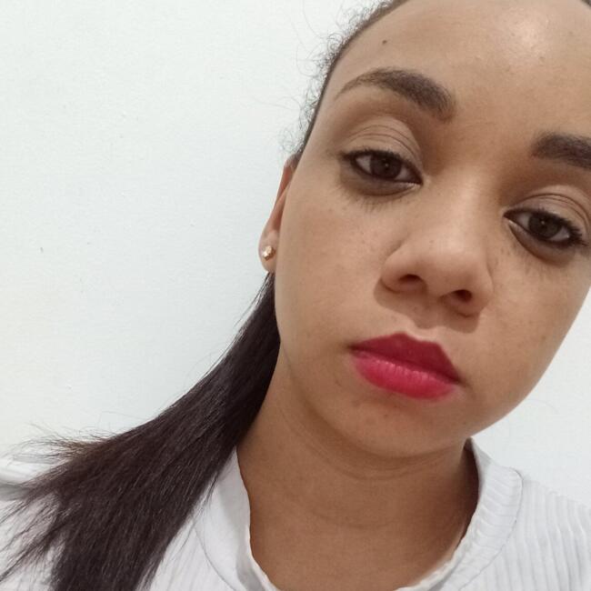 Babysitter in Contagem: Aline